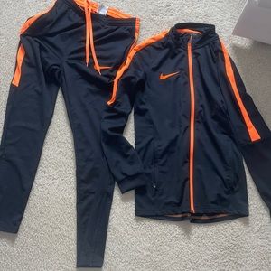 Men’s Nike tracksuit sz s